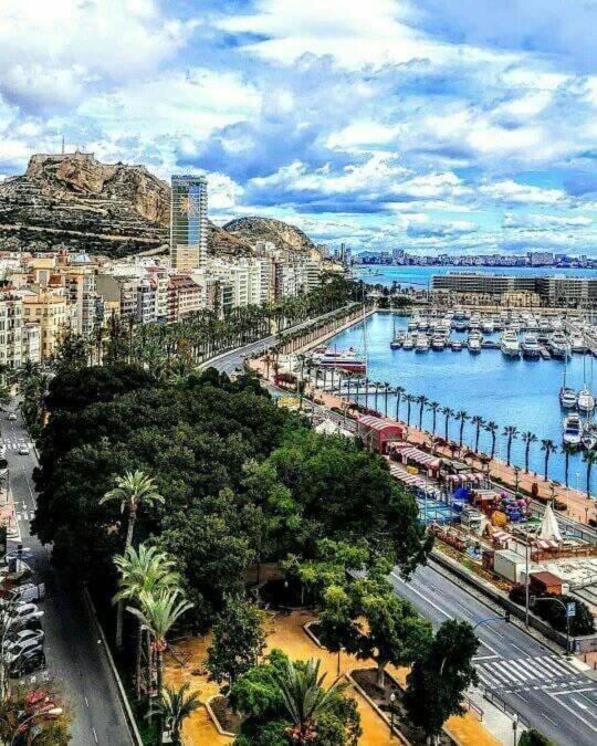 Apartmán Atico Centrico Junto A La Playa Alicante Exteriér fotografie